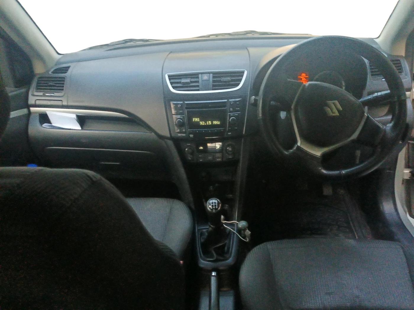 2014 Maruti Swift ZXI, Petrol, Manual, 76,921 km, interior
