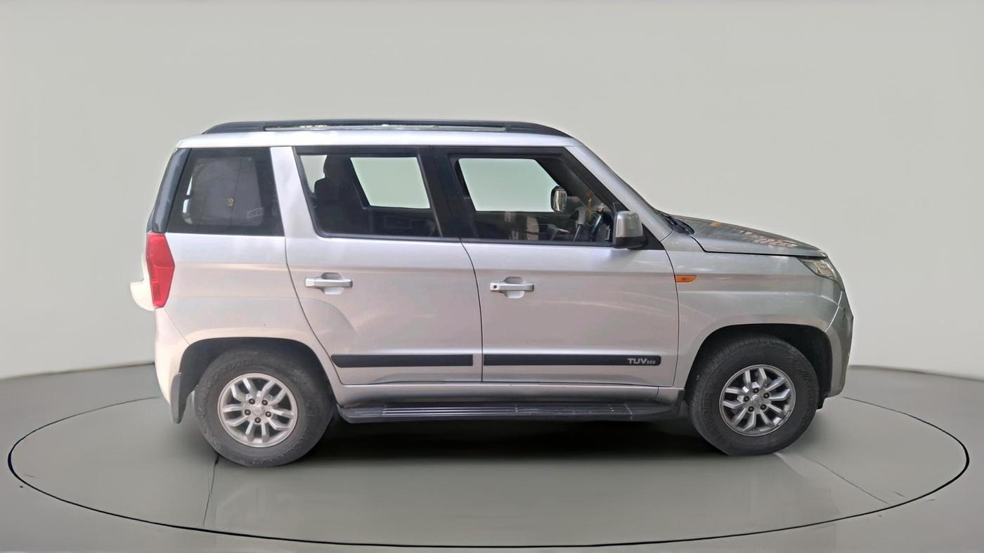 2016 Mahindra TUV300 T8, Diesel, Manual, 41,816 km, exterior