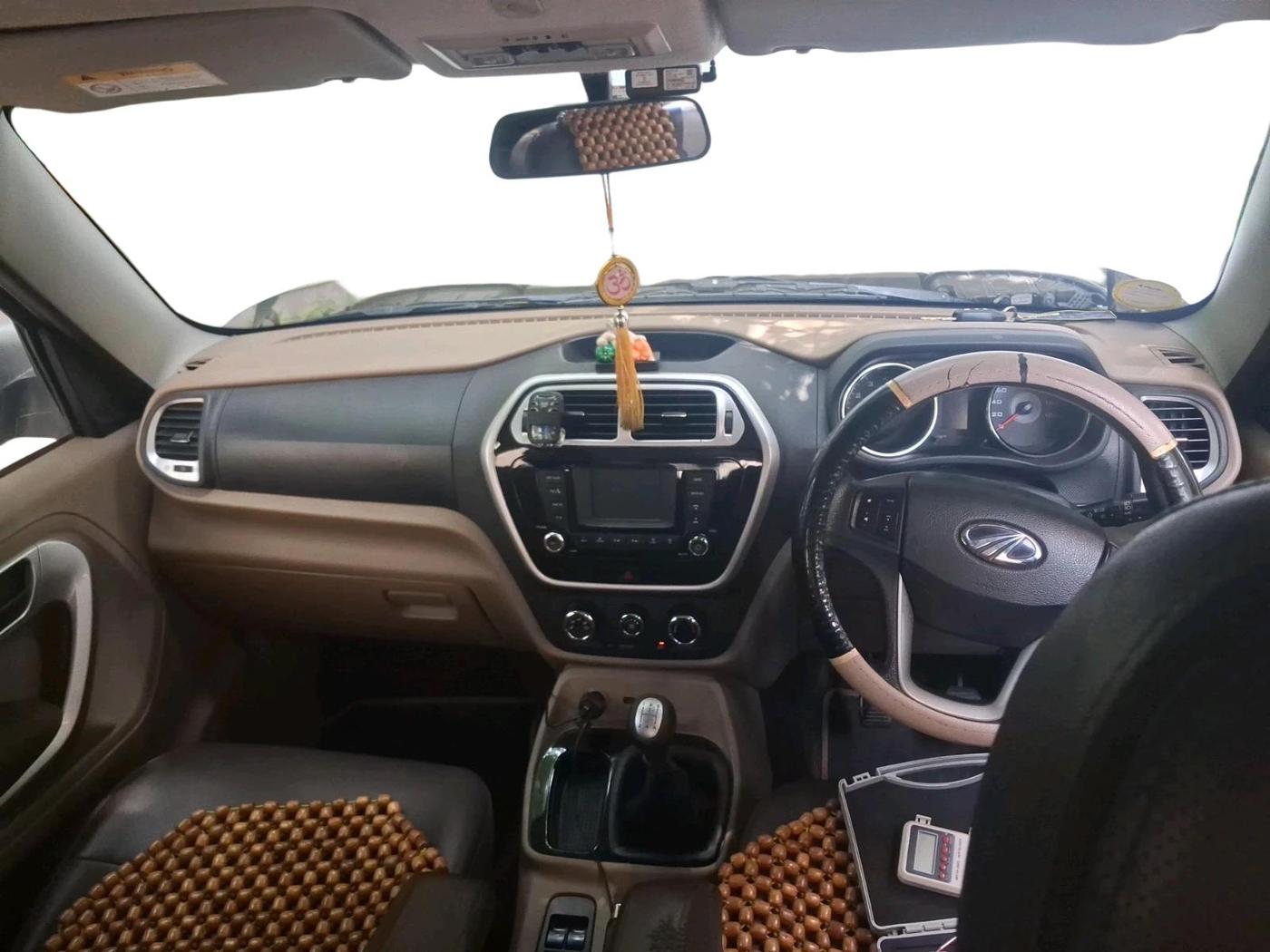 2016 Mahindra TUV300 T8, Diesel, Manual, 41,816 km, interior