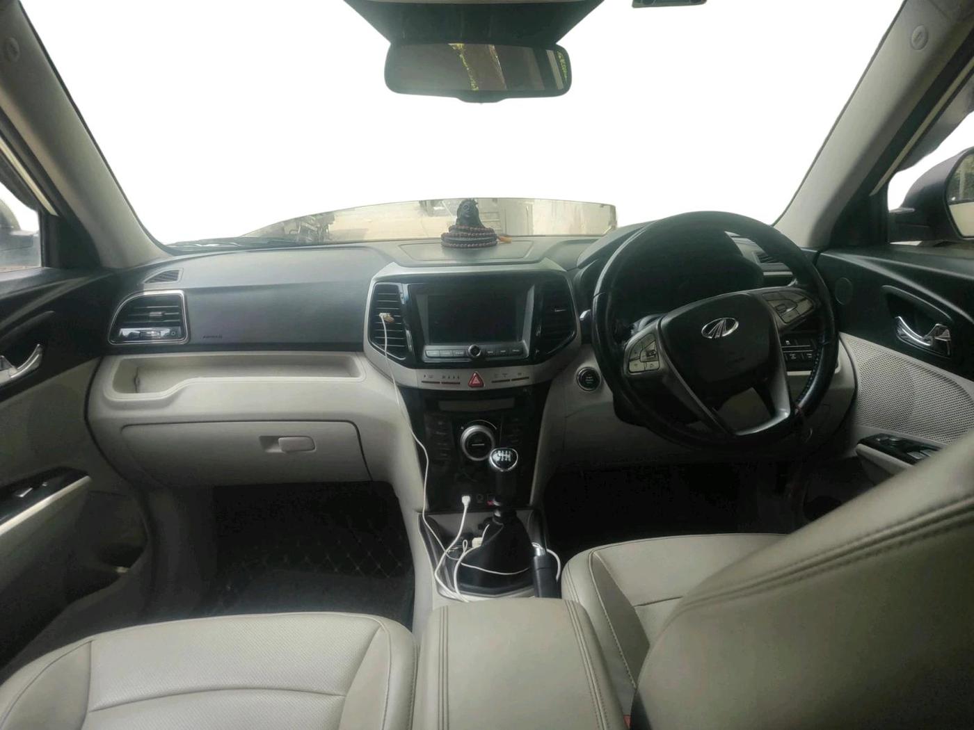 2019 Mahindra XUV300 W8 (O) 1.2 PETROL, Petrol, Manual, 56,130 km, interior