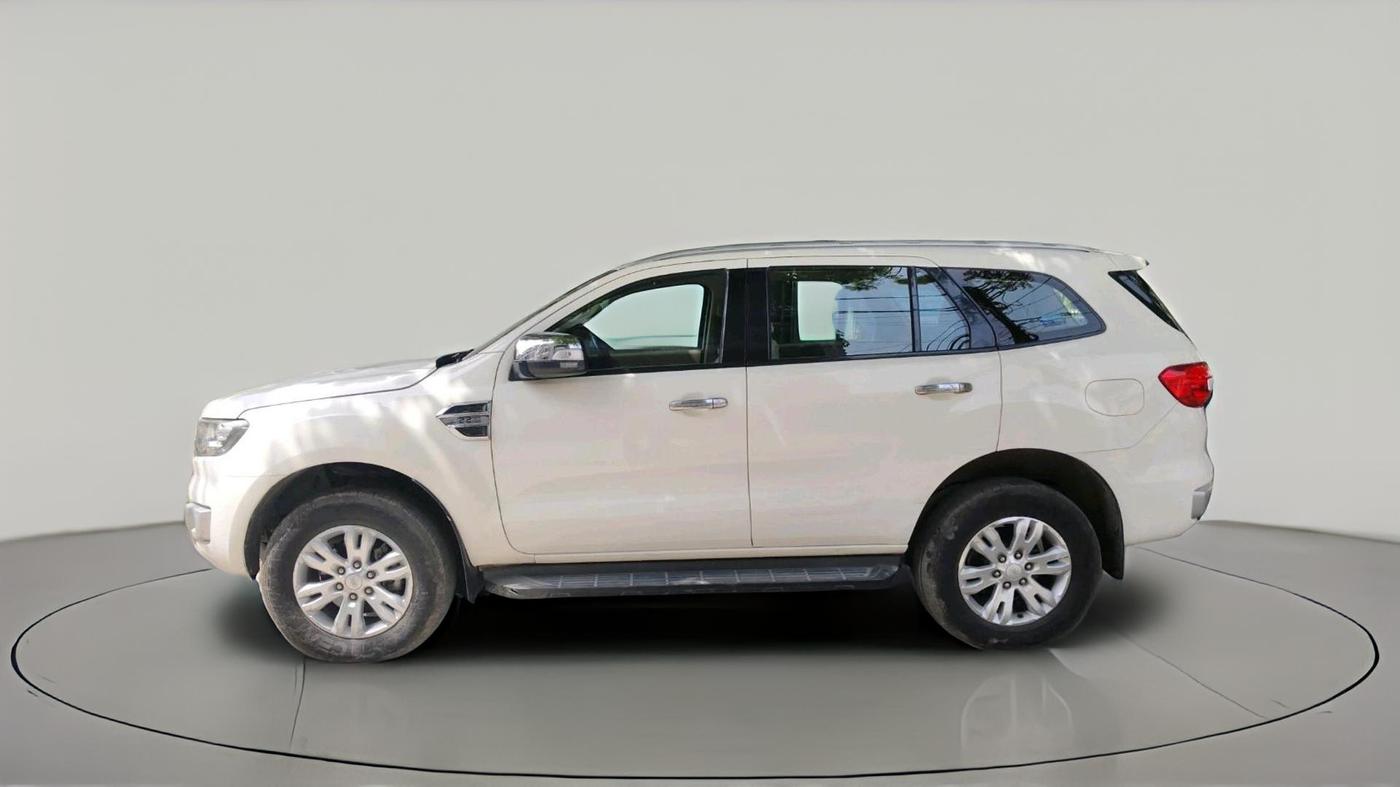 2017 Ford Endeavour TREND 2.2 4X2 AT, Diesel, Automatic, 1,29,771 km, exterior