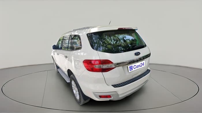 2017 Ford Endeavour TREND 2.2 4X2 AT, Diesel, Automatic, 1,29,771 km, exterior