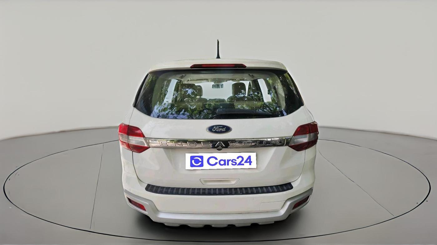 2017 Ford Endeavour TREND 2.2 4X2 AT, Diesel, Automatic, 1,29,771 km, exterior