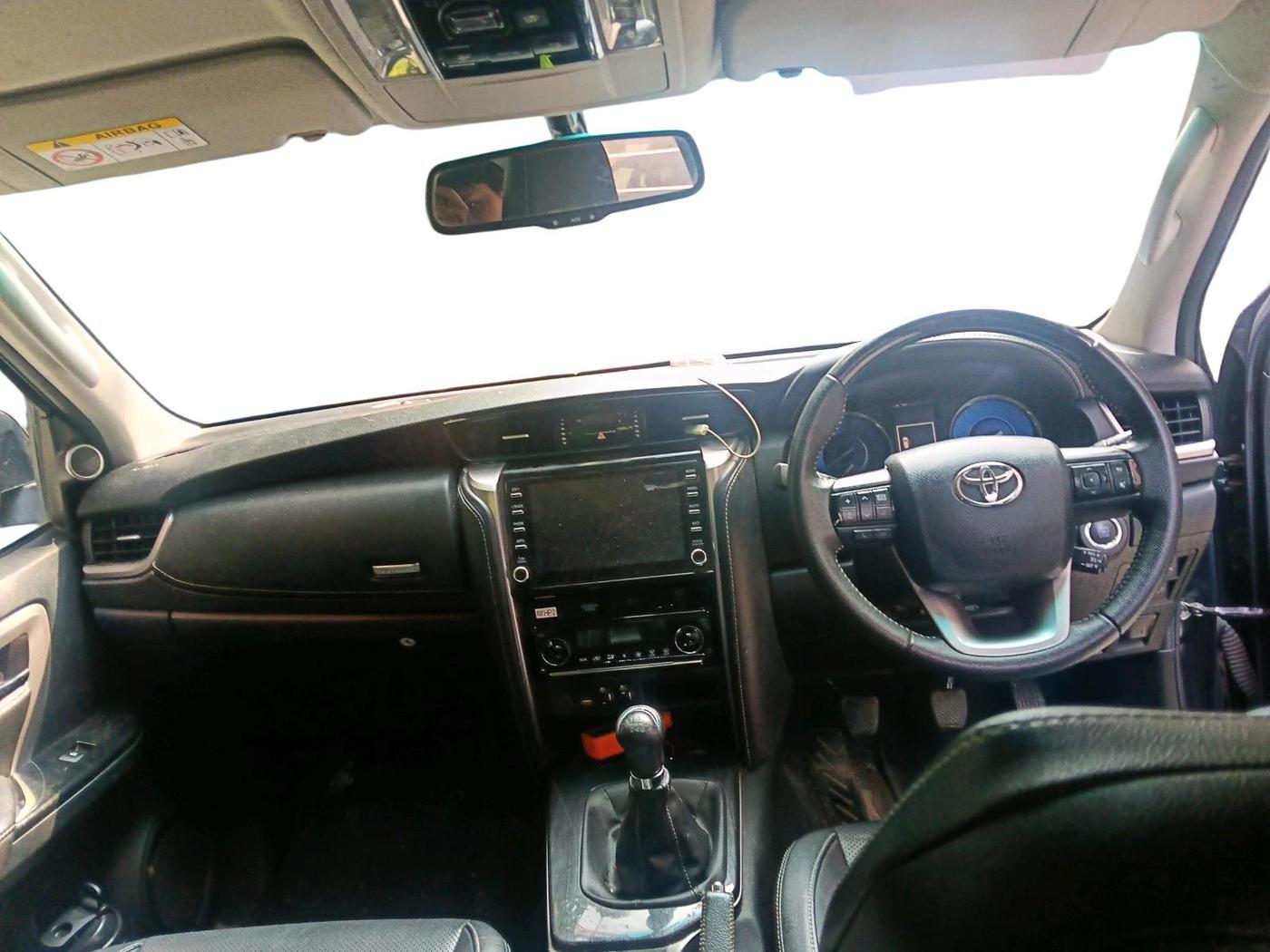 2024 Toyota Fortuner 4X2 MT 2.8 DIESEL, Diesel, Manual, 20,580 km, interior