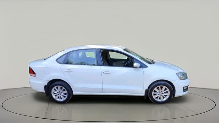 2016 Volkswagen Vento HIGHLINE 1.6 MPI, Petrol, Manual, 1,12,321 km, exterior