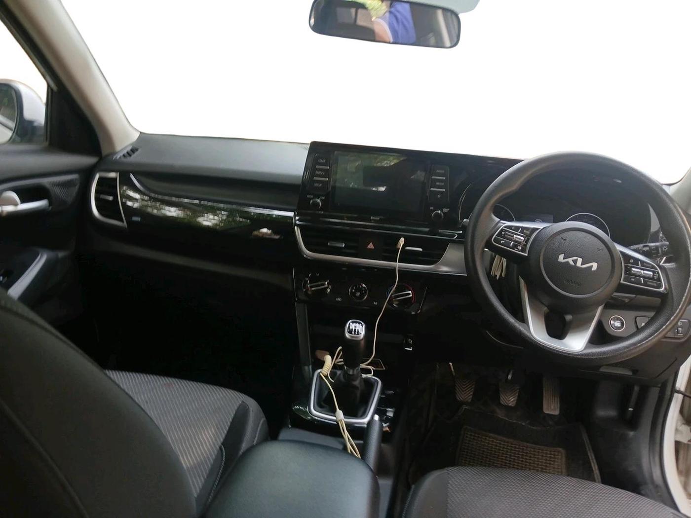 2022 KIA SELTOS HTK PLUS 1.5, Petrol, Manual, 75,935 km, interior