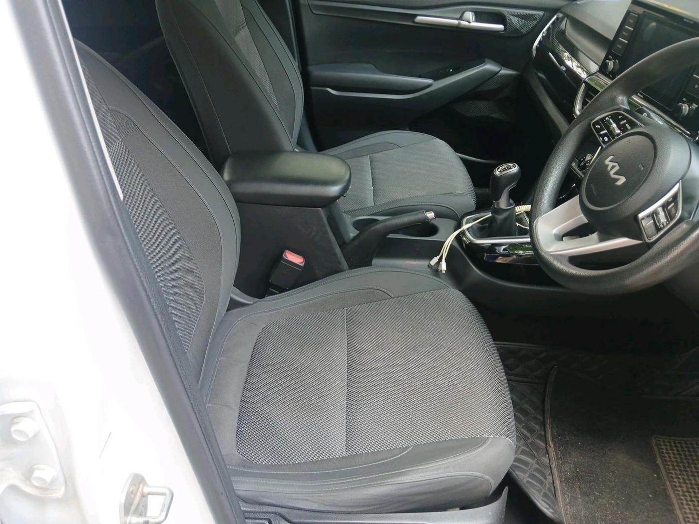 2022 KIA SELTOS HTK PLUS 1.5, Petrol, Manual, 75,935 km, interior