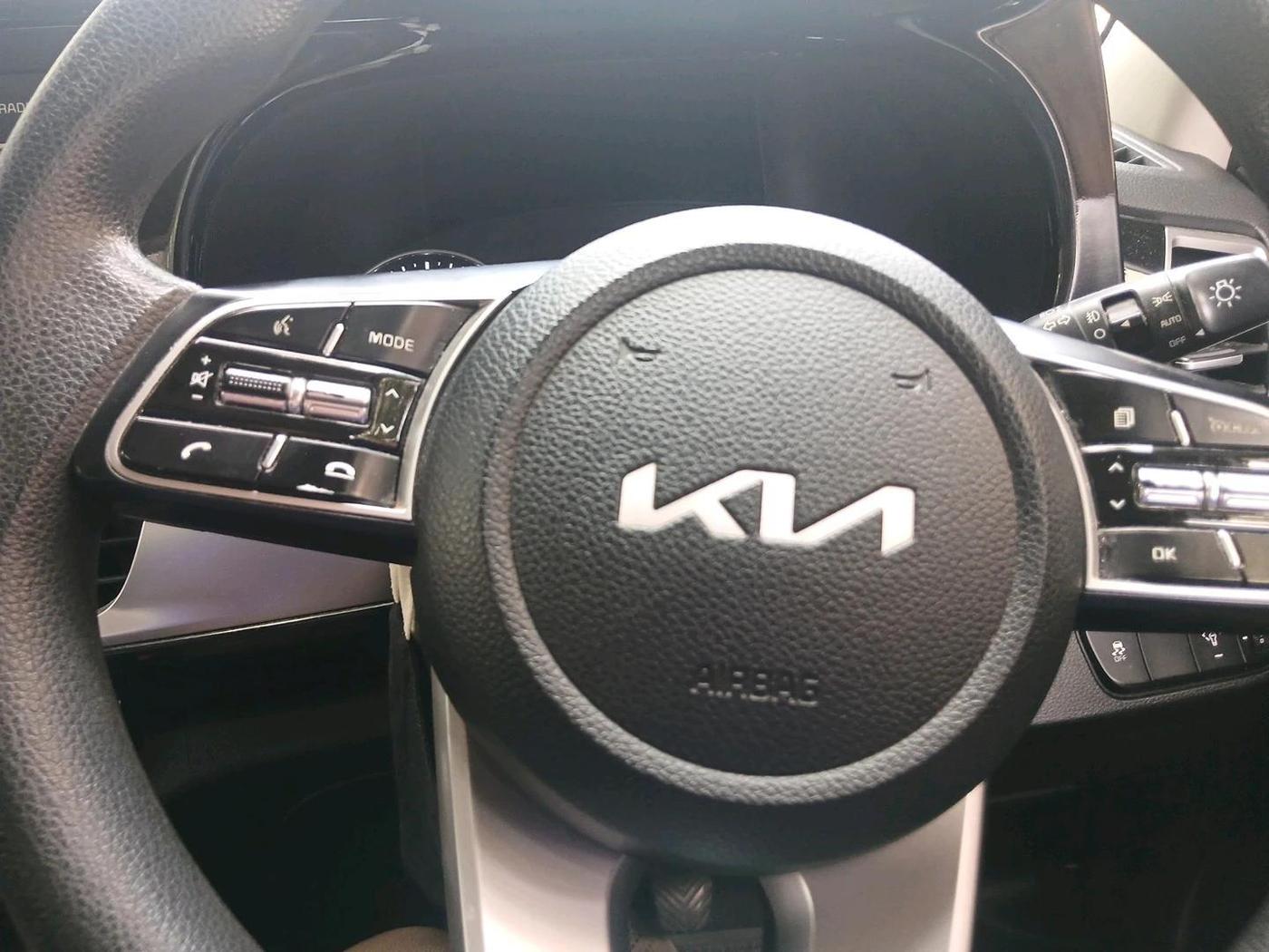 2022 KIA SELTOS HTK PLUS 1.5, Petrol, Manual, 75,935 km, interior