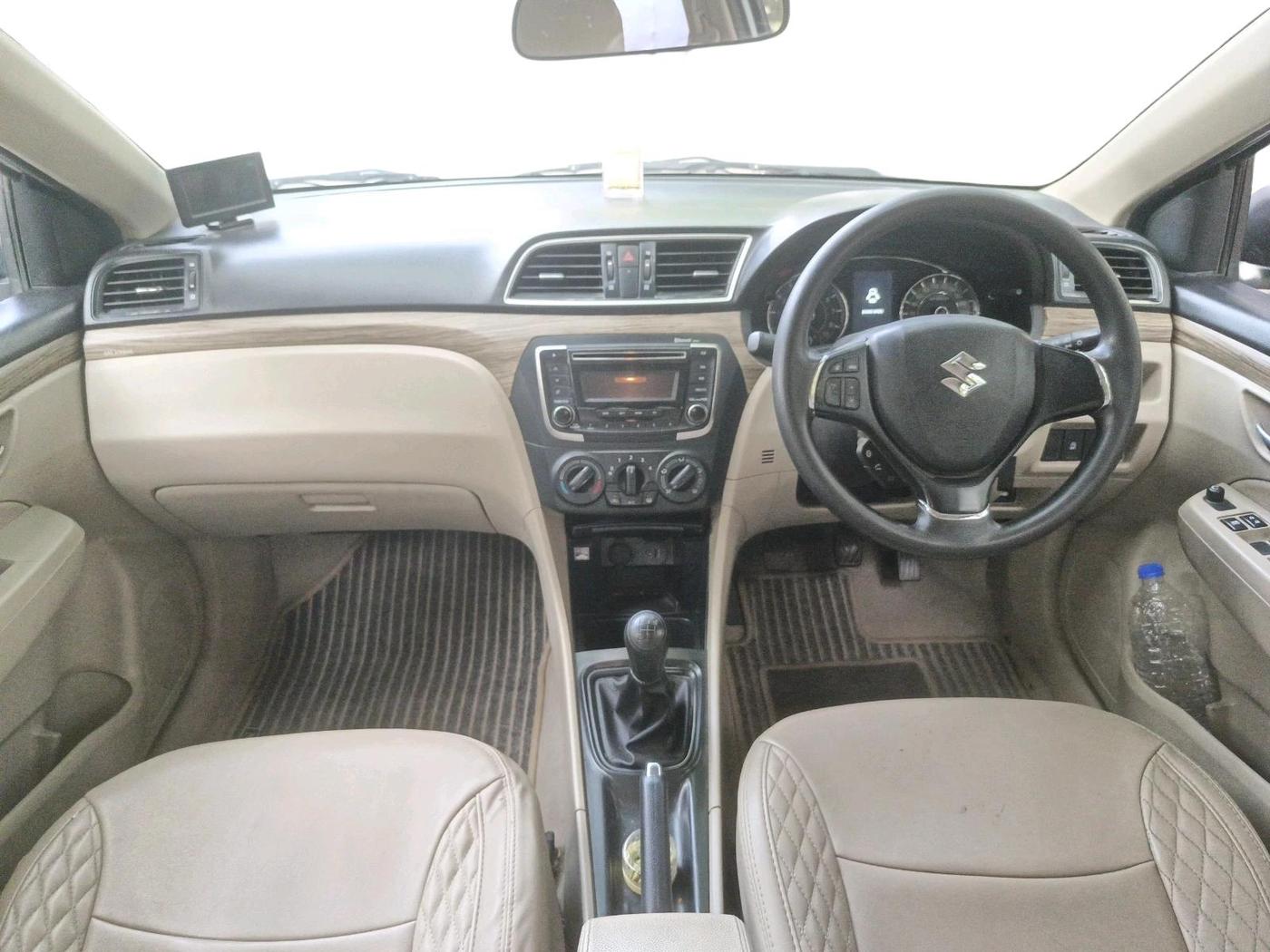 2022 Maruti Ciaz SIGMA 1.5 SHVS MT  PETROL, Petrol, Manual, 56,070 km, interior