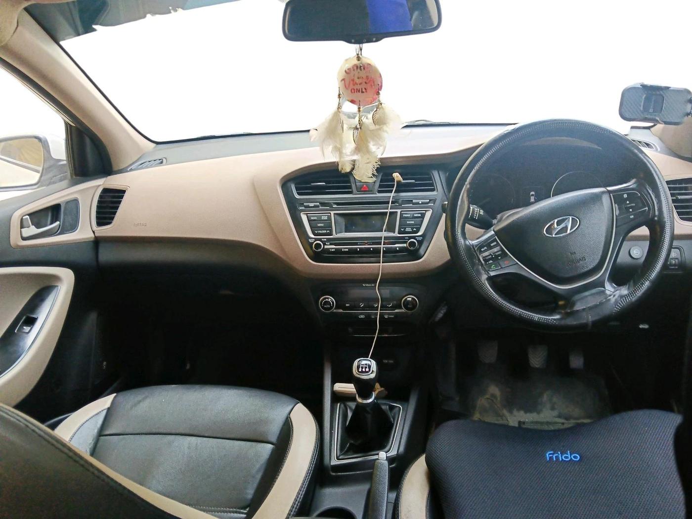 2015 Hyundai Elite i20 ASTA 1.2, CNG, Manual, 1,44,096 km, interior