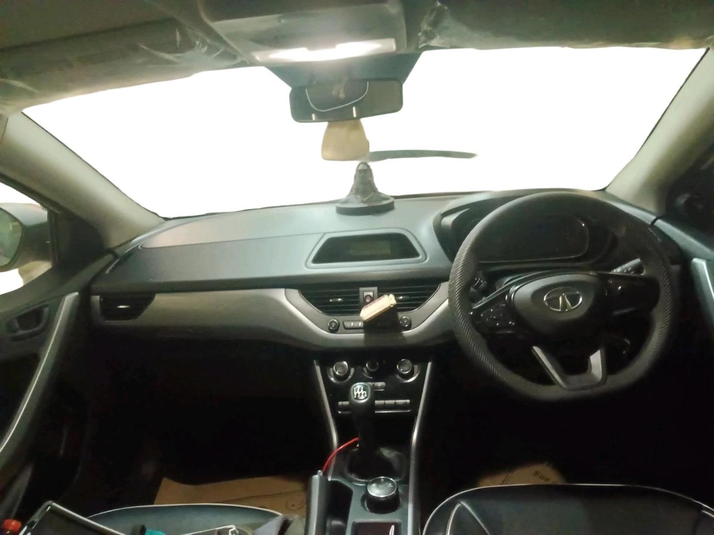 2022 Tata NEXON XM SUNROOF PETROL, Petrol, Manual, 23,112 km, interior