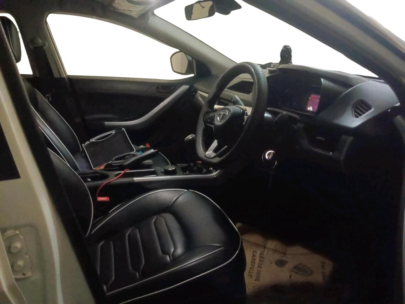 2022 Tata NEXON XM SUNROOF PETROL, Petrol, Manual, 23,112 km, interior