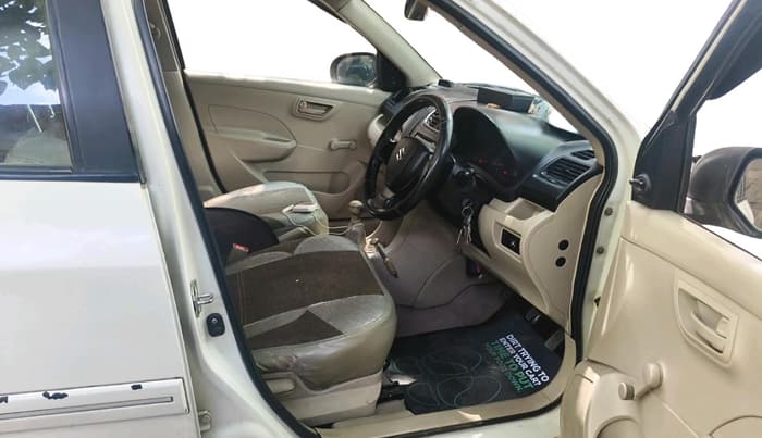 2014 Maruti Swift Dzire LXI, CNG, Manual, 1,35,717 km, interior