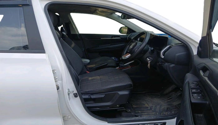 2024 KIA SONET HTK (O) 1.2 Petrol MT, CNG, Manual, 34,996 km, interior