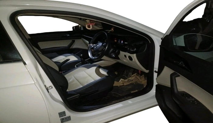 2023 Skoda SLAVIA STYLE 1.0L TSI MT, Petrol, Manual, 23,037 km, interior