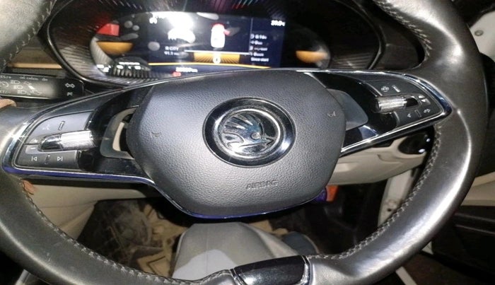 2023 Skoda SLAVIA STYLE 1.0L TSI MT, Petrol, Manual, 23,037 km, interior