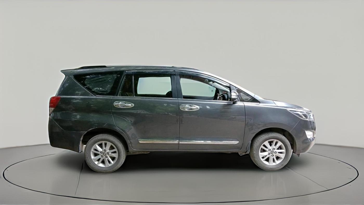 2017 Toyota Innova Crysta 2.8 ZX AT 7 STR, Diesel, Automatic, 1,81,449 km, exterior