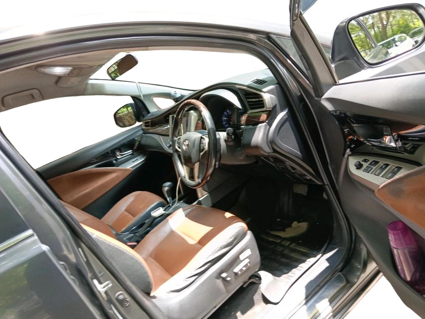 2017 Toyota Innova Crysta 2.8 ZX AT 7 STR, Diesel, Automatic, 1,81,449 km, interior