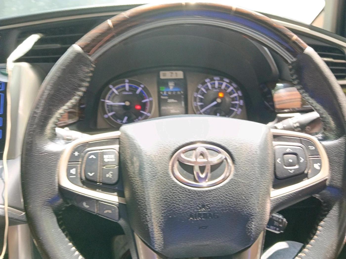 2017 Toyota Innova Crysta 2.8 ZX AT 7 STR, Diesel, Automatic, 1,81,449 km, interior