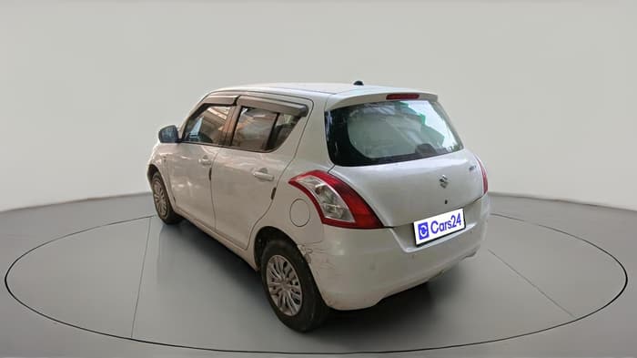 2017 Maruti Swift LXI (O), CNG, Manual, 1,29,112 km, exterior