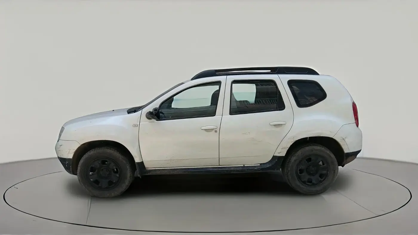 2015 Renault Duster RXL PETROL, CNG, Manual, 65,965 km, exterior
