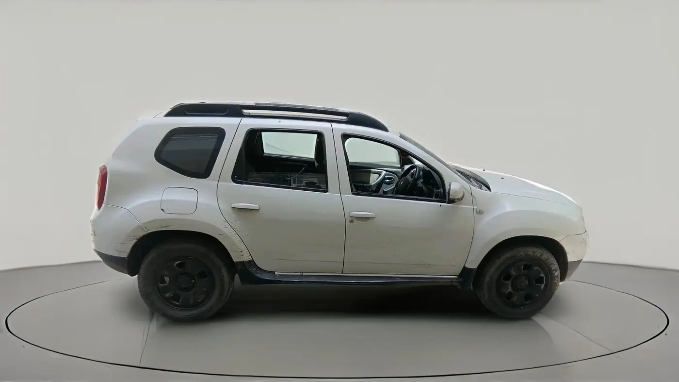 2015 Renault Duster RXL PETROL, CNG, Manual, 65,965 km, exterior