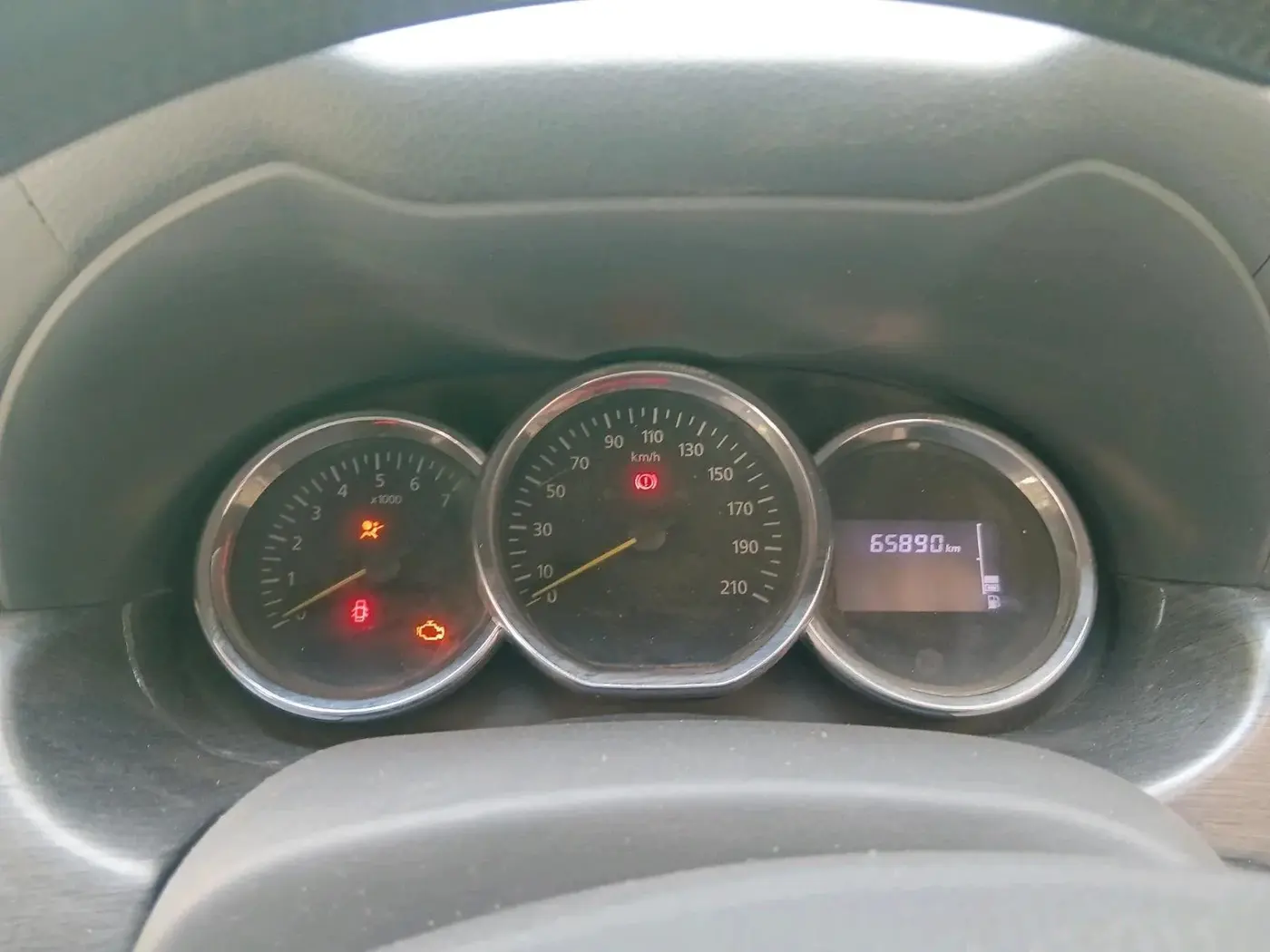 2015 Renault Duster RXL PETROL, CNG, Manual, 65,965 km, interior