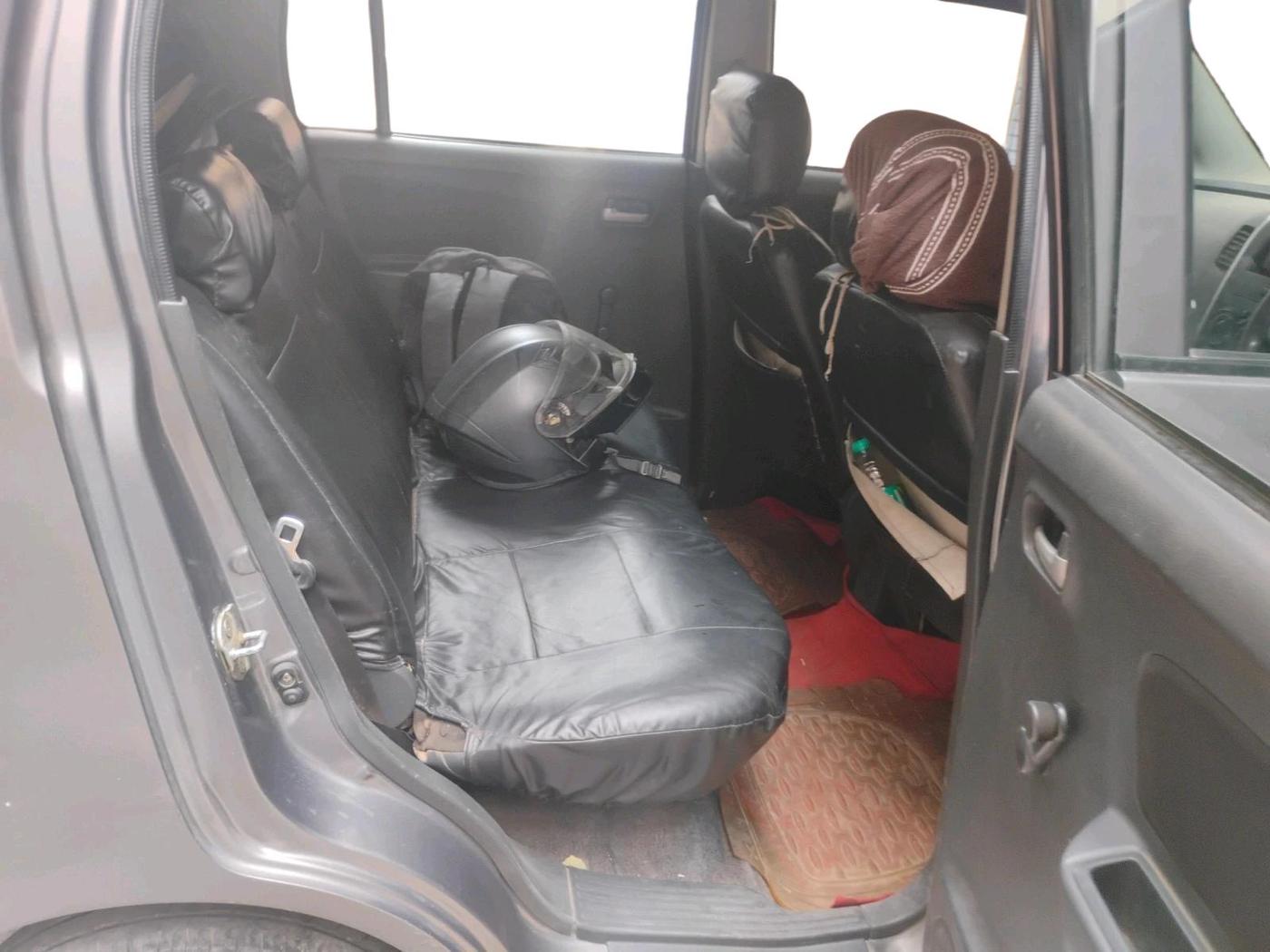 2011 Maruti Wagon R 1.0 LXI, CNG, Manual, 69,781 km, interior