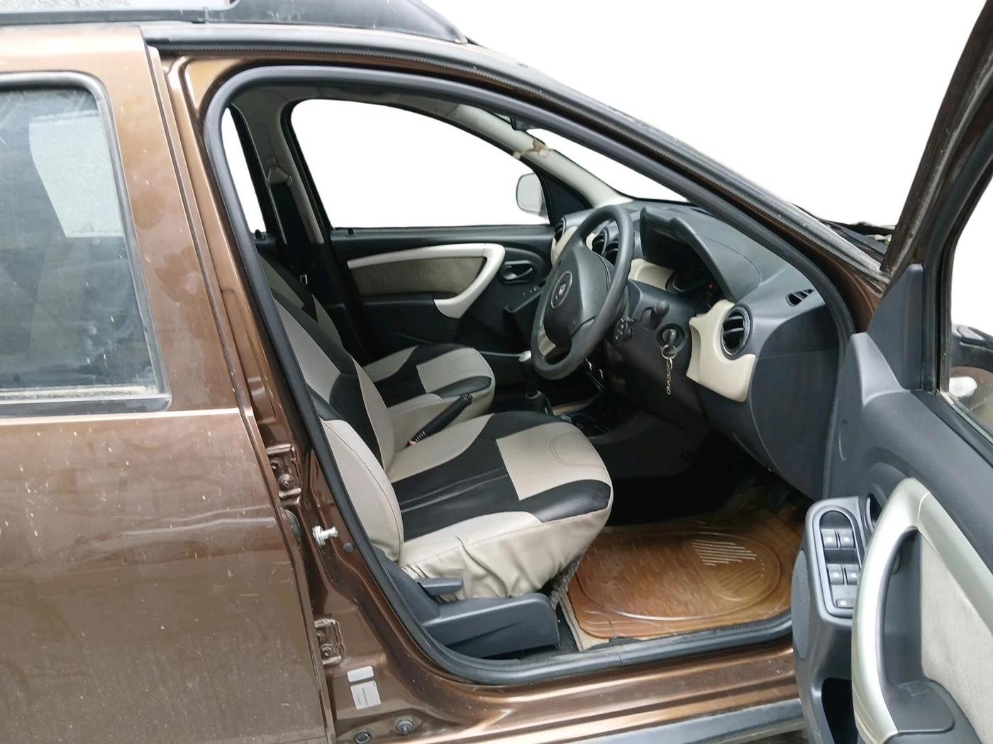 2014 Renault Duster RXL PETROL, Petrol, Manual, 44,799 km, interior
