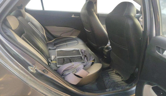 2016 Hyundai Grand i10 SPORTZ 1.2 KAPPA VTVT, CNG, Manual, 69,124 km, interior