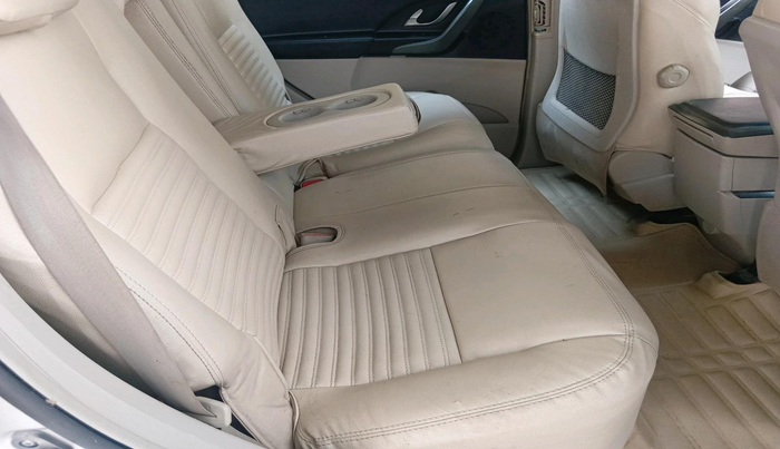 2017 Mahindra XUV500 W6 AT 1.99, Diesel, Automatic, 39,310 km, interior