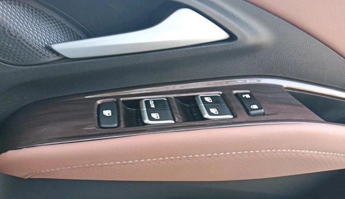 2025 MG HECTOR PLUS SHARP PRO 1.5 PETROL TURBO CVT 7 STR, Petrol, Automatic, 5,399 km, interior