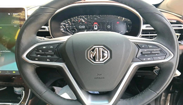 2025 MG HECTOR PLUS SHARP PRO 1.5 PETROL TURBO CVT 7 STR, Petrol, Automatic, 5,399 km, interior