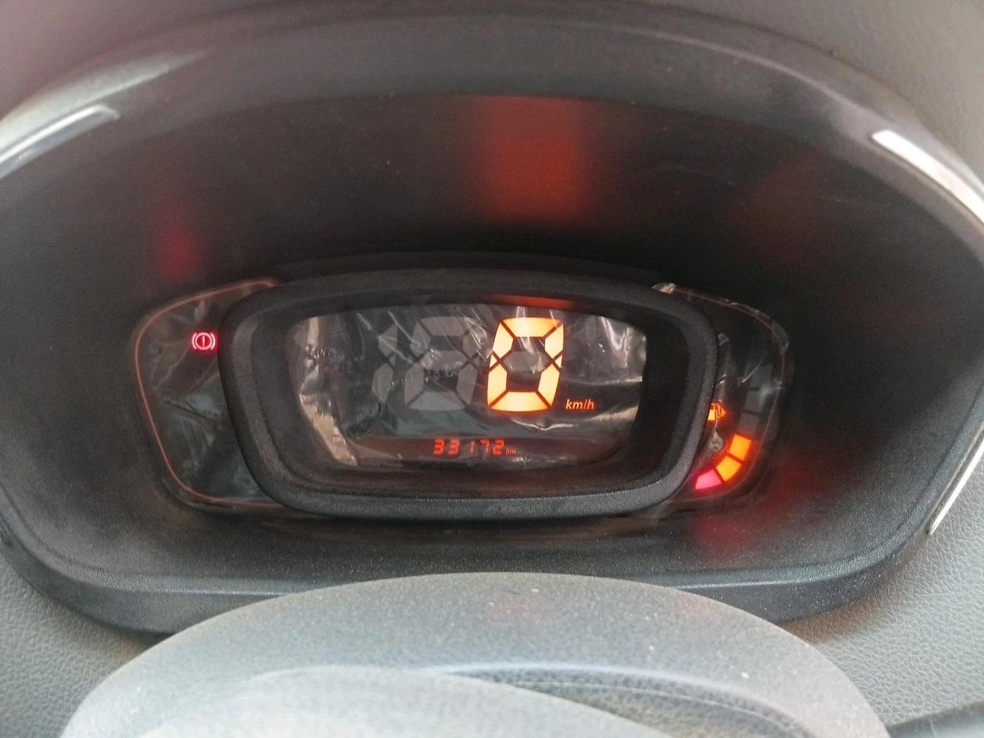 2016 Renault Kwid RXT 1.0, Petrol, Manual, 33,172 km, interior