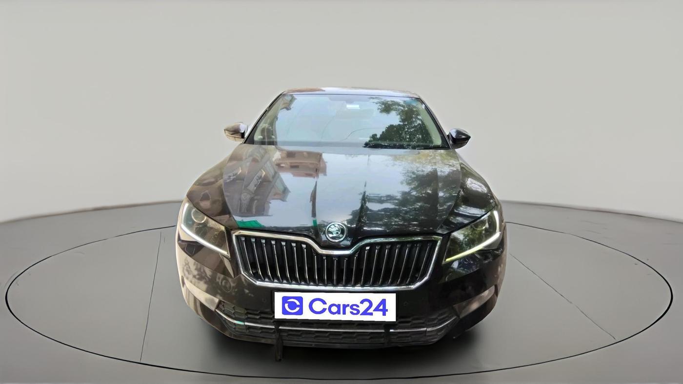2016 Skoda Superb L&K 1.8 TSI AT, Petrol, Automatic, 1,26,482 km, exterior