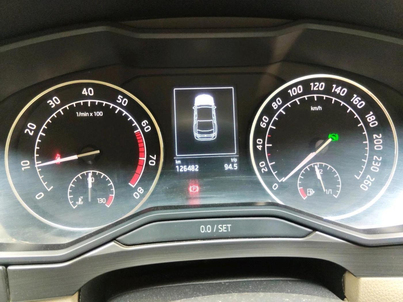 2016 Skoda Superb L&K 1.8 TSI AT, Petrol, Automatic, 1,26,482 km, interior