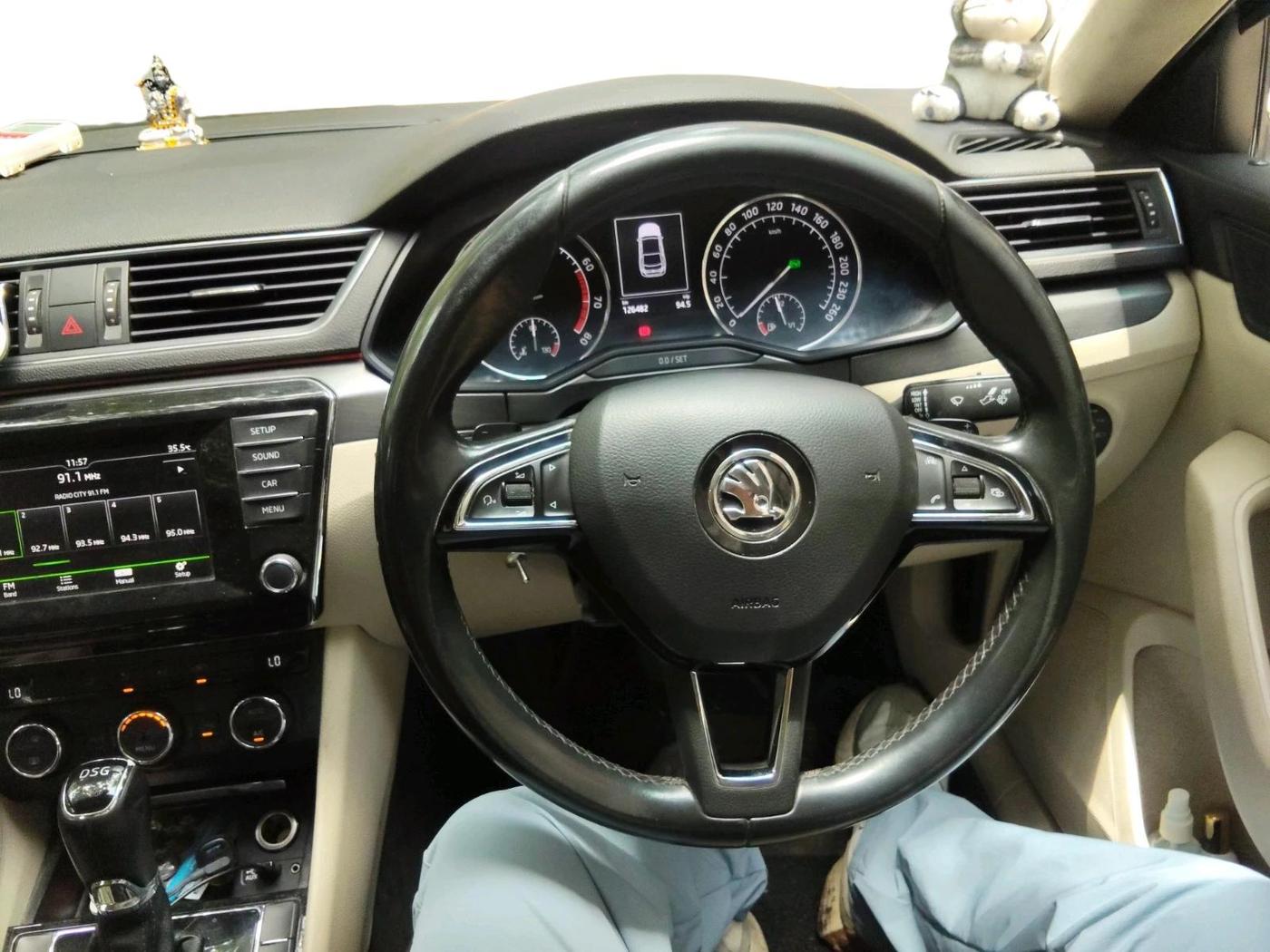 2016 Skoda Superb L&K 1.8 TSI AT, Petrol, Automatic, 1,26,482 km, interior