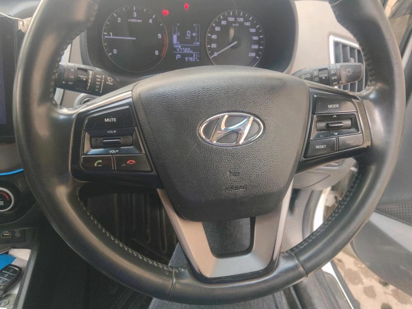 2017 Hyundai Creta SX PLUS AT 1.6 DIESEL, Diesel, Automatic, 97,937 km, interior