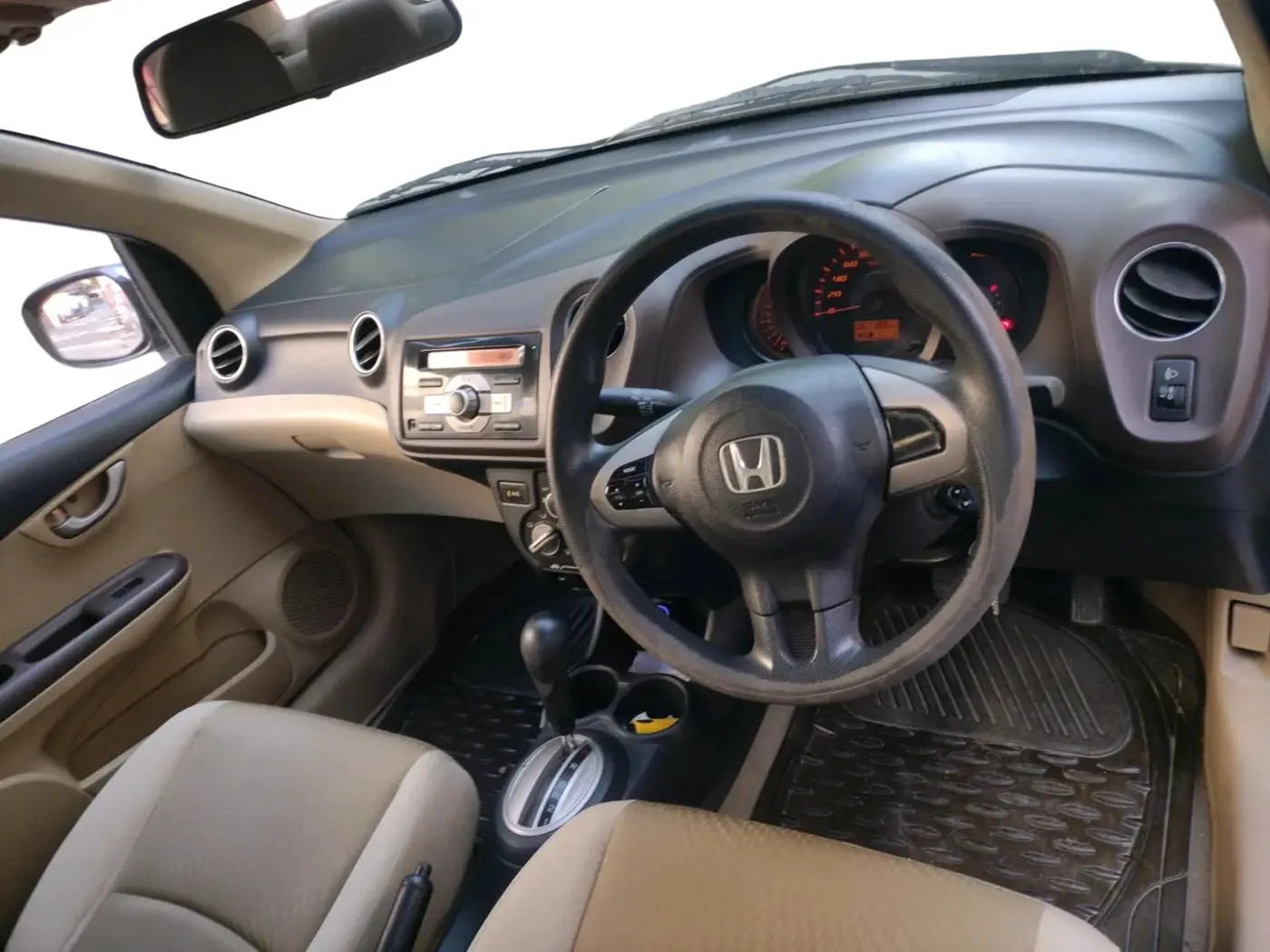 2013 Honda Amaze 1.2L I-VTEC VX AT, Petrol, Automatic, 61,189 km, interior