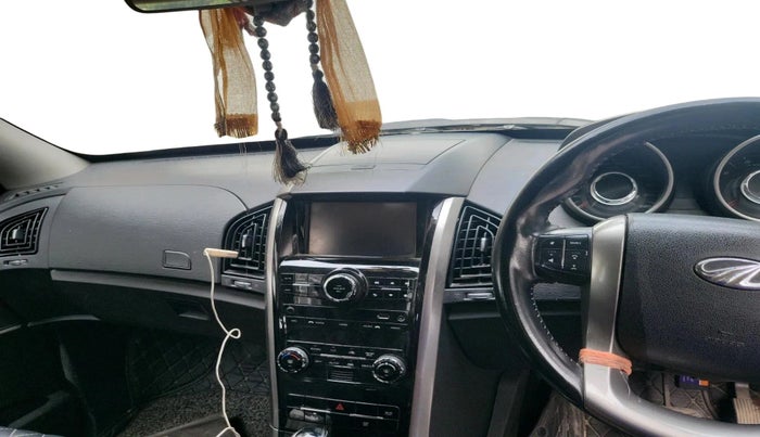 2020 Mahindra XUV500 W9 AT, Diesel, Automatic, 95,893 km, interior