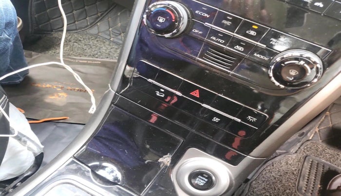 2020 Mahindra XUV500 W9 AT, Diesel, Automatic, 95,893 km, interior