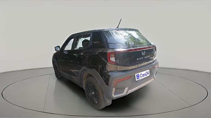 2026 Mahindra XUV 3XO REVX M (O)1.2 Petrol, Petrol, Manual, 5,961 km, exterior