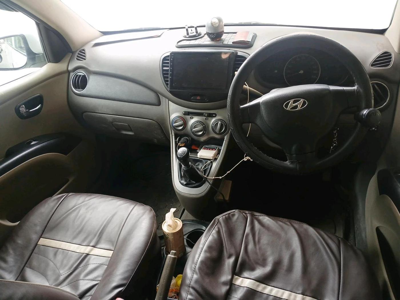 2011 Hyundai i10 MAGNA 1.2, CNG, Manual, 1,35,033 km, interior