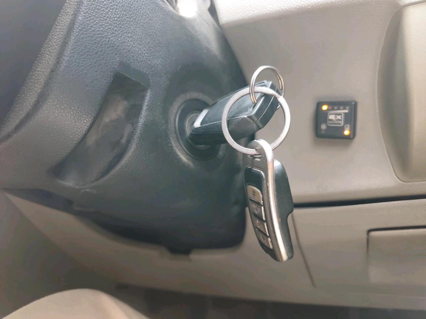 2016 Mahindra Kuv100 K4 6 STR, CNG, Manual, 81,150 km, interior