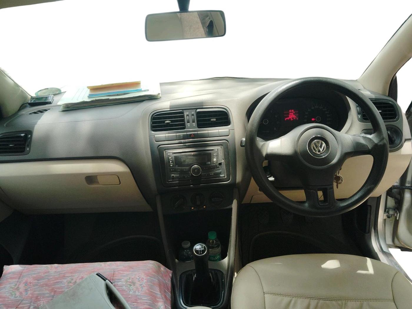 2011 Volkswagen Vento TRENDLINE 1.6, Petrol, Manual, 90,896 km, interior