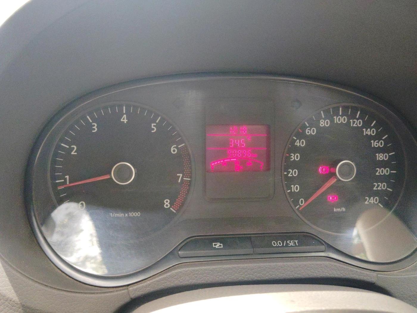 2011 Volkswagen Vento TRENDLINE 1.6, Petrol, Manual, 90,896 km, interior