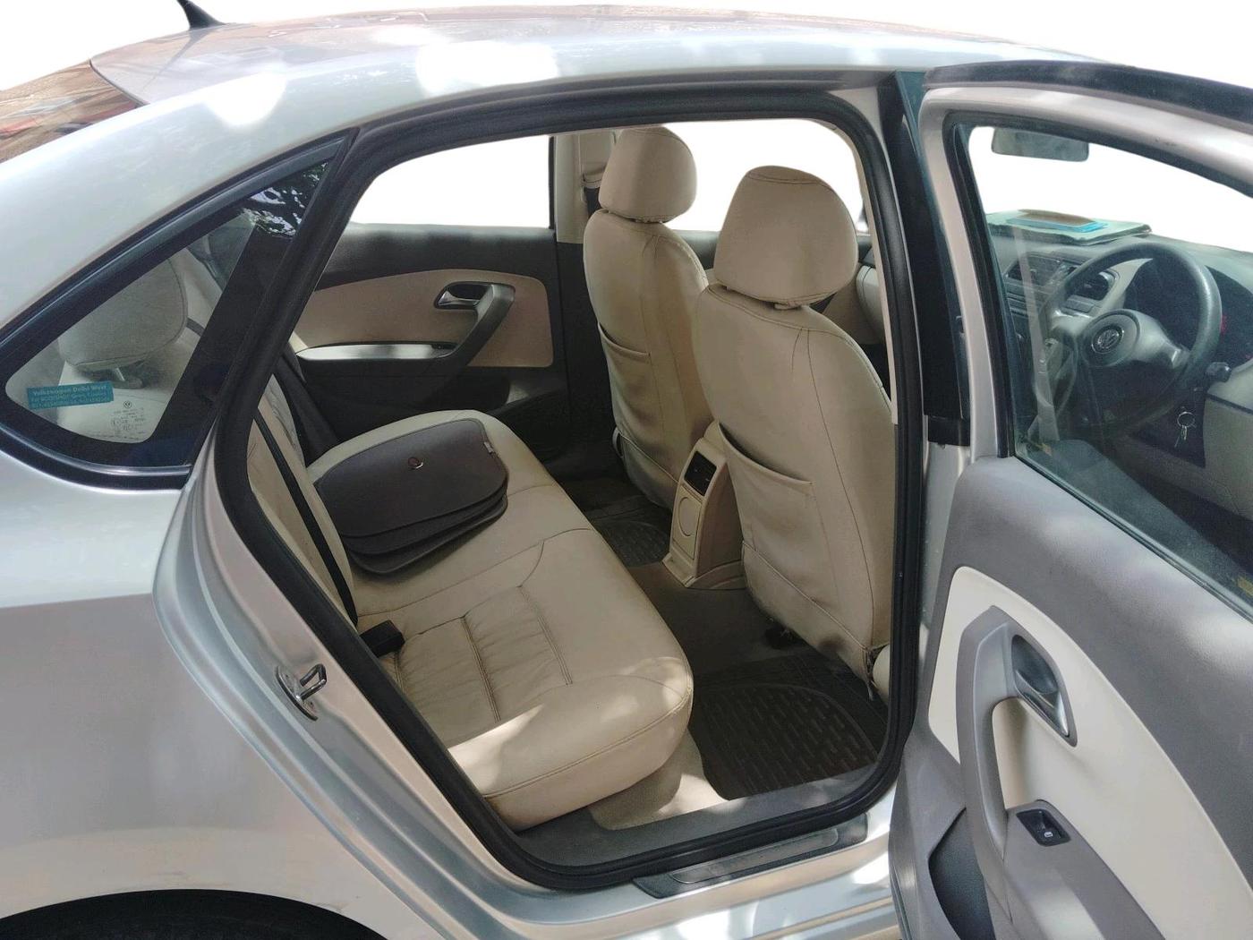2011 Volkswagen Vento TRENDLINE 1.6, Petrol, Manual, 90,896 km, interior