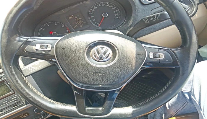 2014 Volkswagen Polo HIGHLINE1.2L, Petrol, Manual, 77,026 km, interior