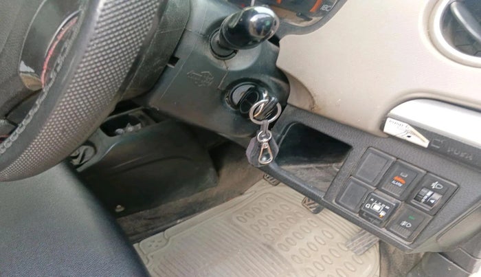 2013 Maruti Wagon R 1.0 VXI, CNG, Manual, 1,12,234 km, interior