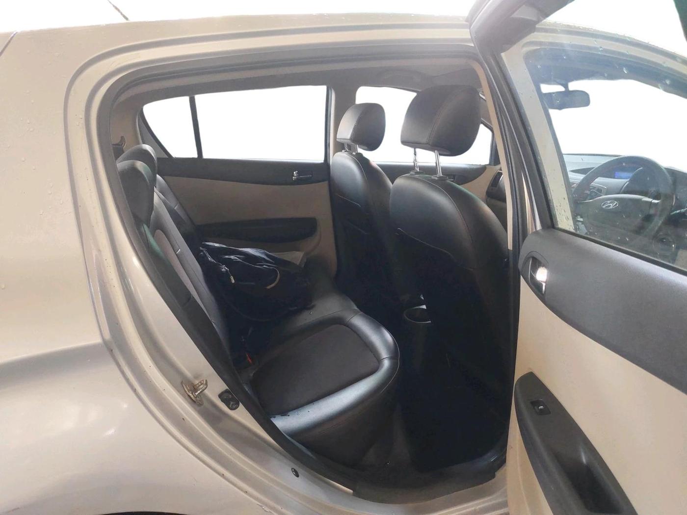 2012 Hyundai i20 MAGNA 1.2, Petrol, Manual, 38,605 km, interior